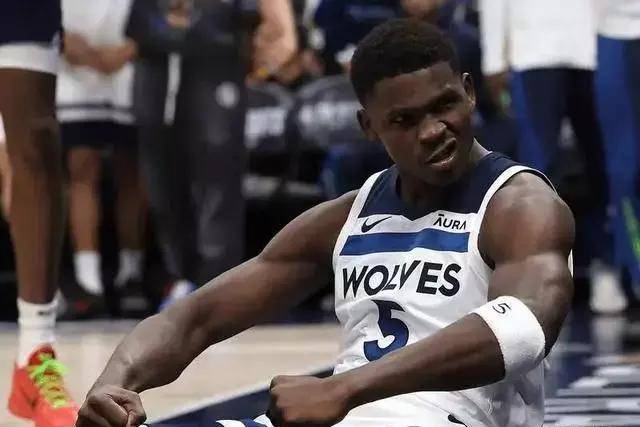 马尚30分亚当斯50+11+6 广东9连胜送福建6连败